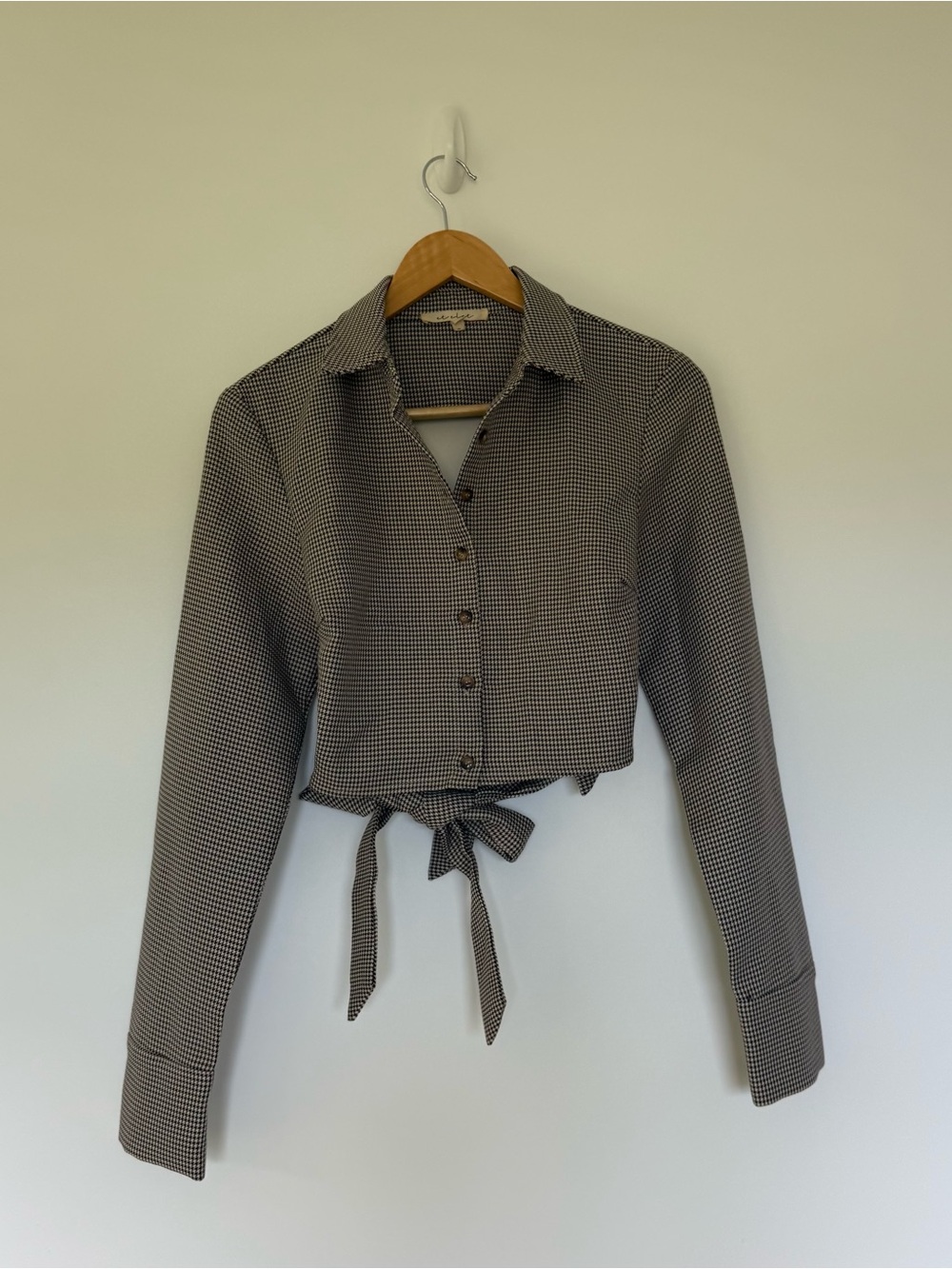 Tie-Front Cropped Button-Up Shirt in Black & White Houndstooth